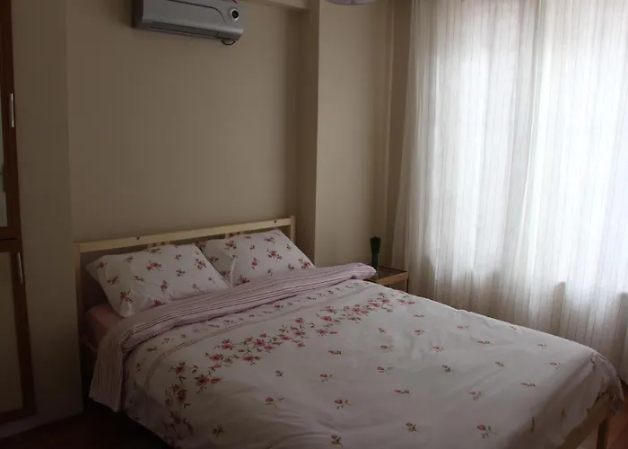 Kinzi House