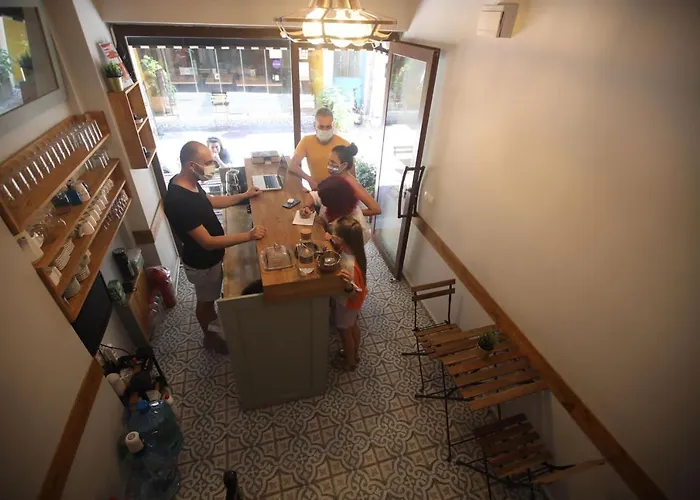 Kinzi House